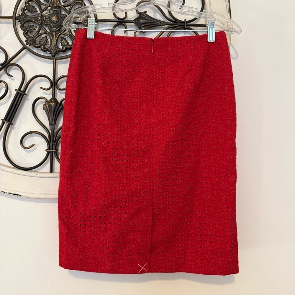 nwt Talbots Eyelet Pencil Skirt in Cherry Red, size 6, 6P - Picture 2 of 3